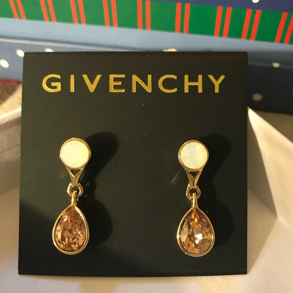 ✨NWT✨💯%AUTHENTIC GIVENCHY EARRINGS